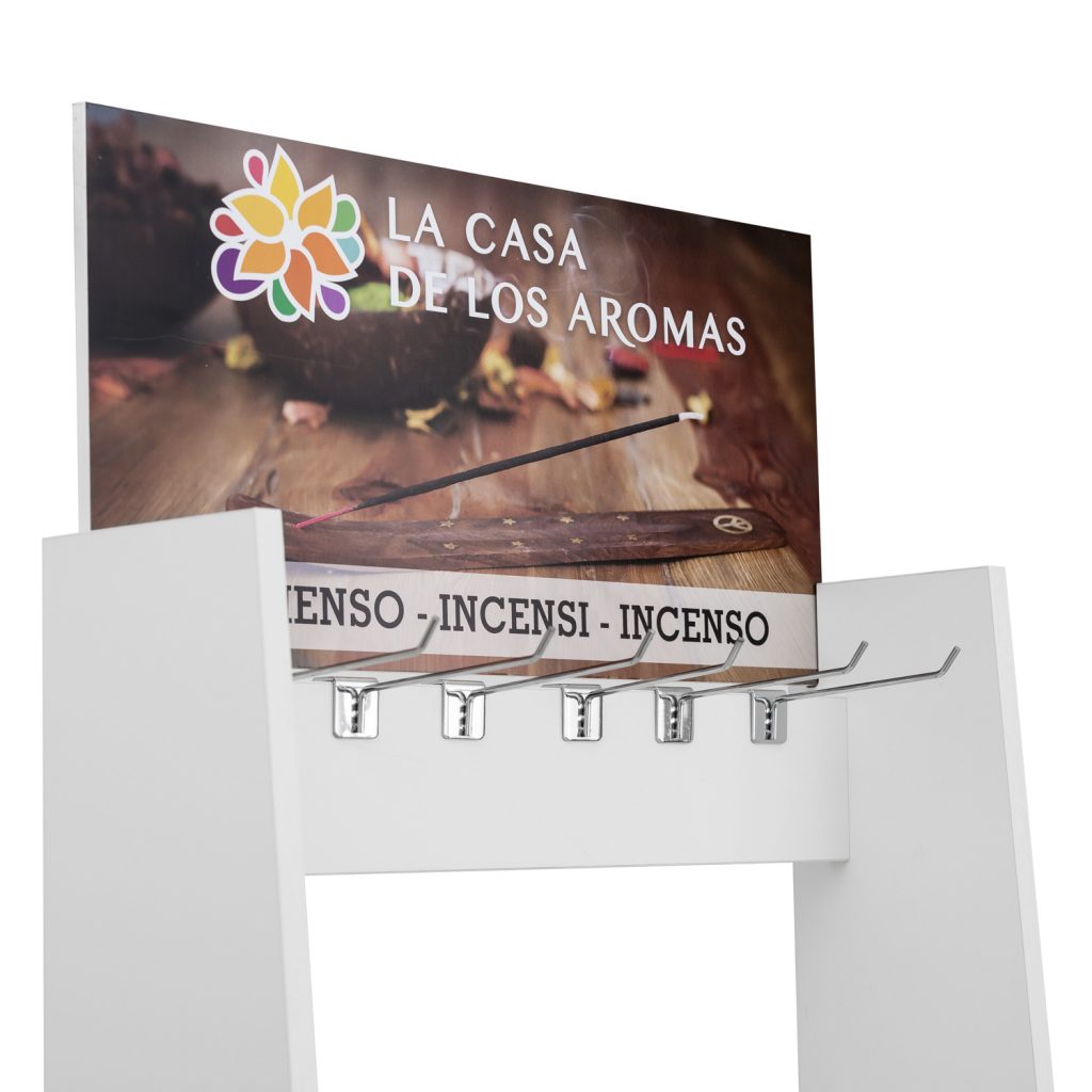 Cartel vinilado y ganchos para barra