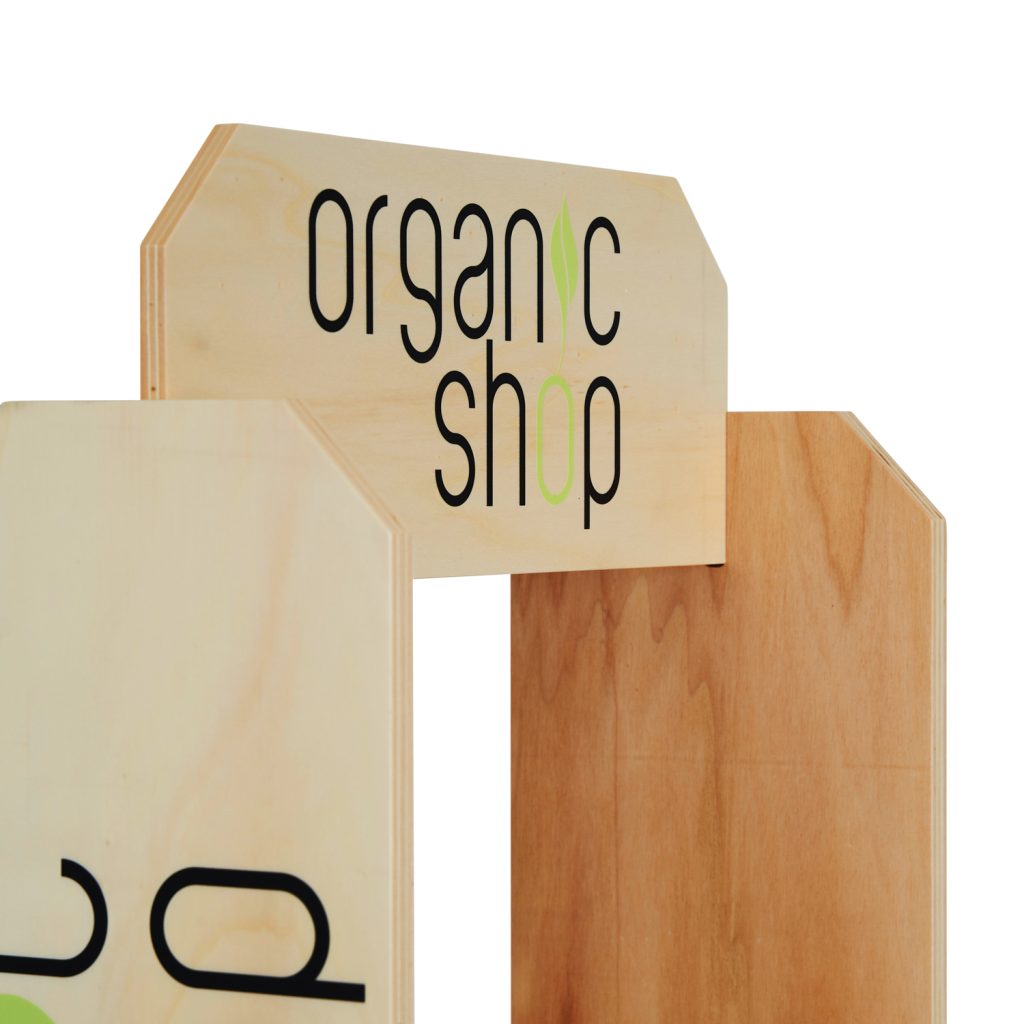 Expositores-de-madera-para-tiendas-premiun