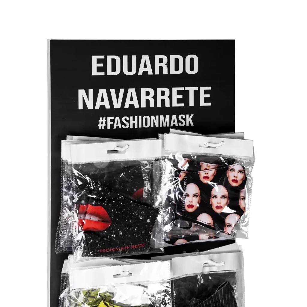 Expositor de sobremesa con ganchos - Artesanias Oviedo